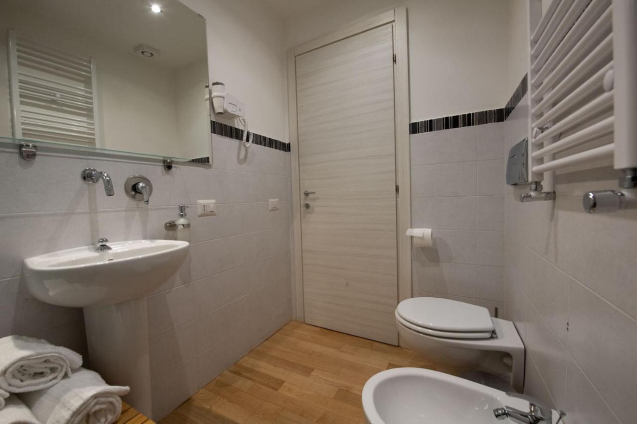 Bed and Breakfast Domus Castroni Germanico Рим Екстер'єр фото